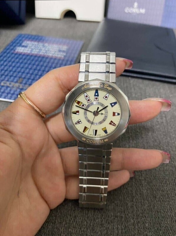 稼動品 CORUM コルム 腕時計 アドミラルズカップ 紳士 SS 白 デイト 263.810.20 V350 クォーツ　メンズ 箱あり ケースあり 可動 watch 