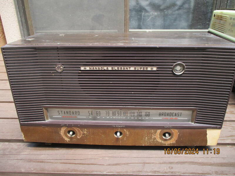 ナナウラ製　真空管式ラジオ　6M-32