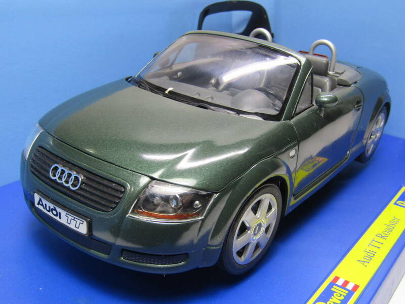 Audi TT Roadster 1/18 アウディ TT ロードスター ソフトトップ 脱着可能 Revell 仏名車 グリーンメタ 1999年レベル製品 