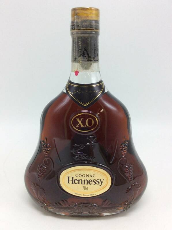 T105♪【未開栓】COGNAC コニャック Hennessy XO ヘネシー 700ml 40％ ブランデー 古酒 洋酒 ♪