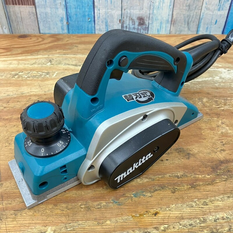 【中古品】☆マキタ(makita) 電気カンナ KP0800ASP 替刃式