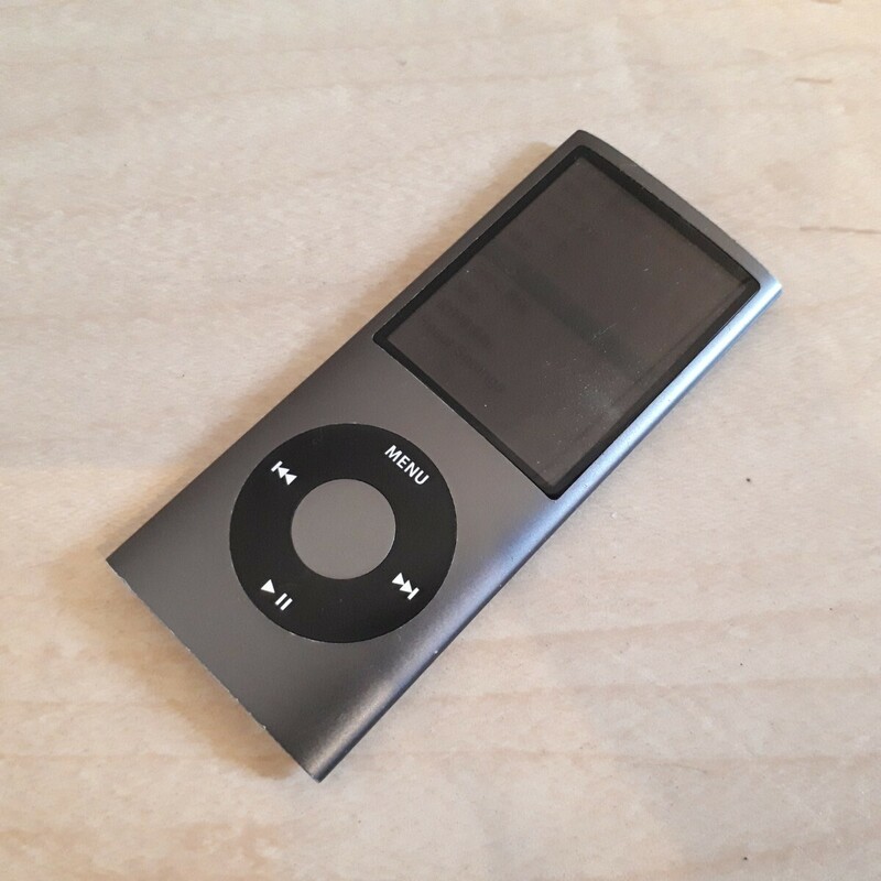 【送料無料】 アップル iPod nano 8GB グレー オーディオプレーヤー Apple 第4世代