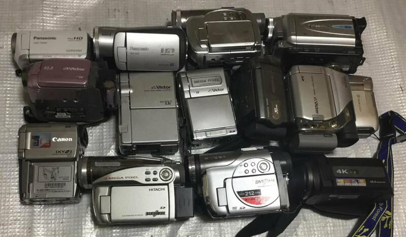 k0510:デジタルハンディビデオカメラ　14台（Panasonic、Victor製など）　※ジャンク