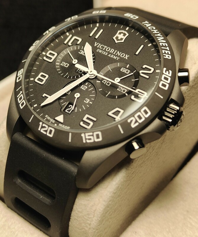 送料無料 未使用 VICTORINOX FIELDFORCE SPORT Black Edition ビクトリノックス 腕時計 FORTIS traser クオーツ ナイフ付き スイスアーミー
