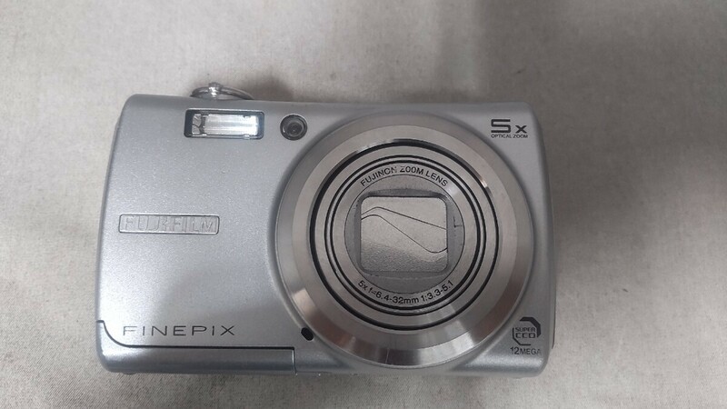 H2022 FUJIFILM FINEPIX F100fd コンパクトデジタルカメラ デジカメ/富士フィルム/ファインピクス 簡易動作確認OK 動作品 現状品 送料無料