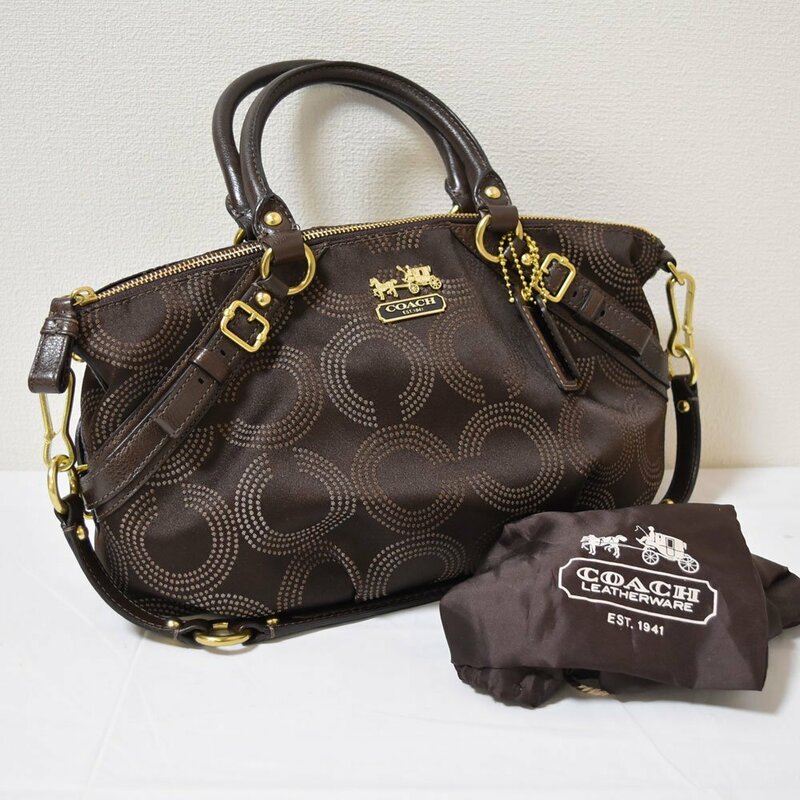 COACH　コーチ　ショルダーバッグ　ハンドバッグ　２WAY　ブラウンカラー　金具ゴールド　シグネチャー　１５９３５