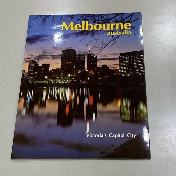 洋書 古書 Melbourne Australia Victoria's Capital City メルボルン オーストラリア Nucolorvue出版 観光案内 レターパックライト370円