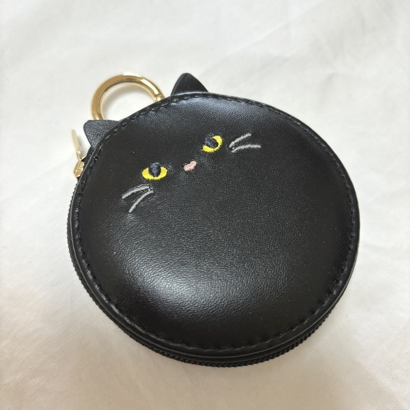 クロネコ　黒猫　猫フェイス　円形　アクセサリーポーチ　黒