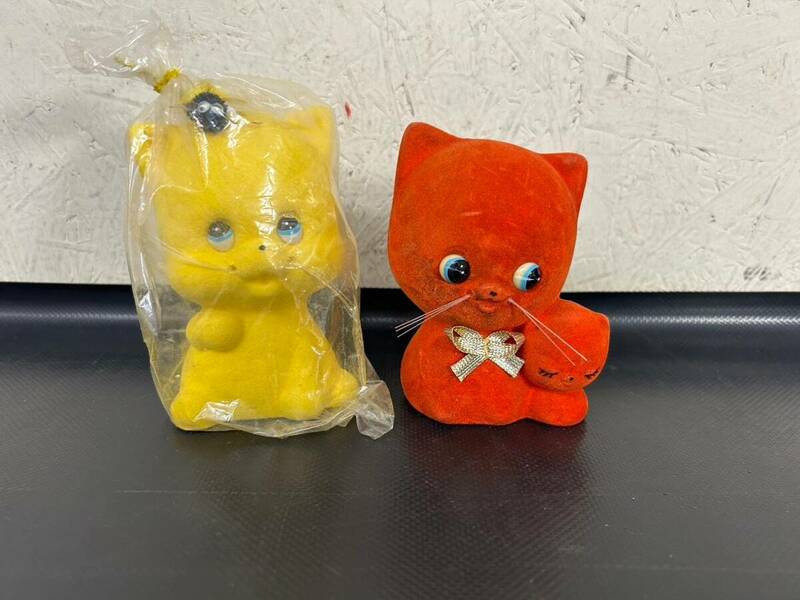 5-41 東海銀行 ノベルティ 陶器 貯金箱 親子 猫 黄色 赤 2点セット 画像分 現状品 返品交換不可