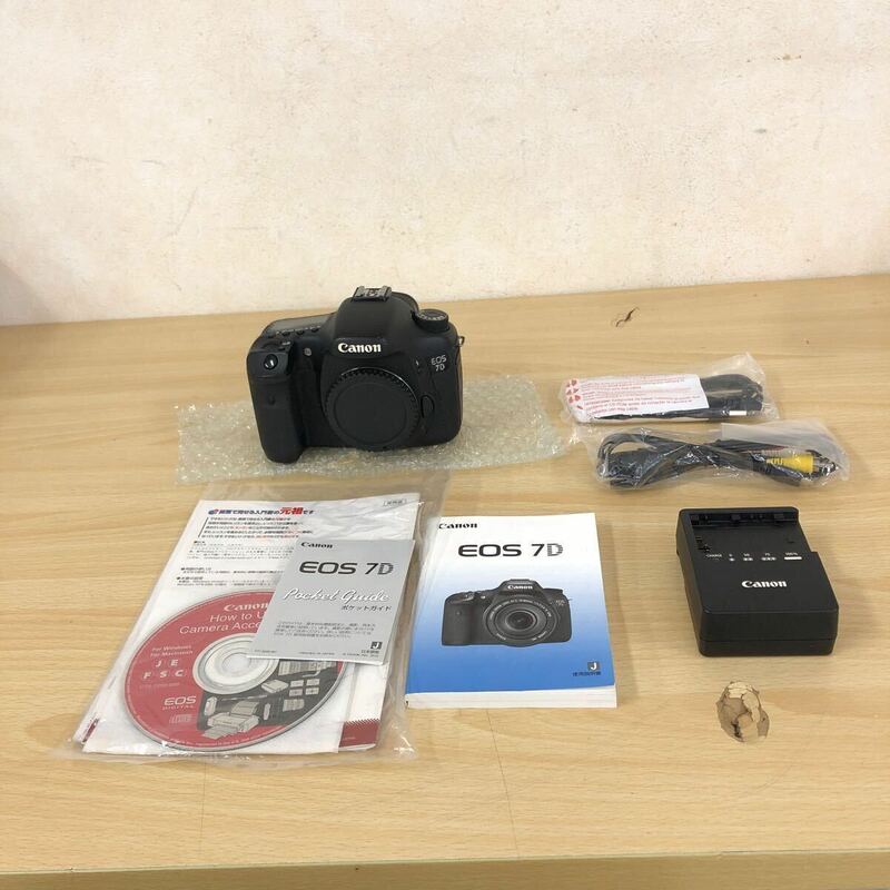 中古品 キヤノン Canon EOS 7D ボディ デジタル一眼レフカメラ バッテリー / 充電器 本体・カメラ関連