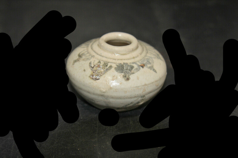 ＜聴雲＞ 花瓶 置物 陶磁器 煎茶 茶道具 中国古玩 中国美術 骨董品 古美術品 Y-638