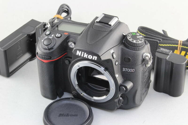 A (美品) Nikon ニコン D7000 ボディ ショット数978回 初期不良返品無料 領収書発行可能