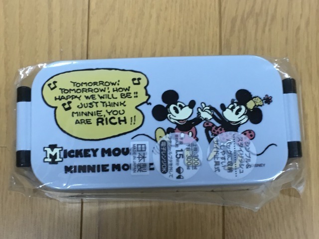■★ミッキーマウス　ミニーマウス　２段ランチボックス（箸付）（新品・未開封）ディズニー　弁当箱
