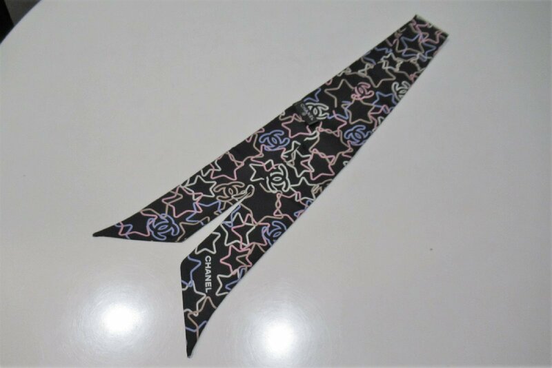 CHANEL シャネル ツイリー スカーフ シルク100％ ブラック 星柄 マルチカラー ブランド ランクSA BRB・バッグ・財布