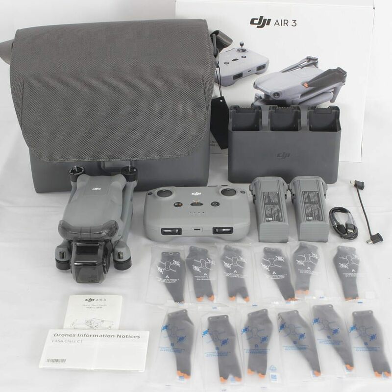 【美品】DJI Air 3 Fly More Combo DJI RC-N2付属 TZ3232 ドローン エアー フライモアコンボ 本体