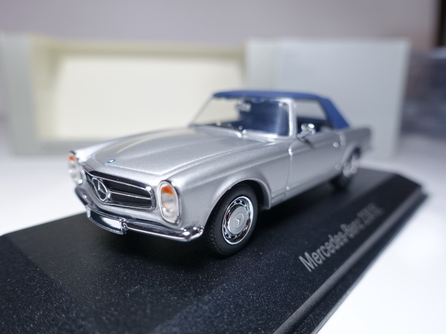 メルセデスベンツ　２３０SL　Cabriolet　Silver　1/43　MINICHAMPS　ミニチャンプス 　Benz