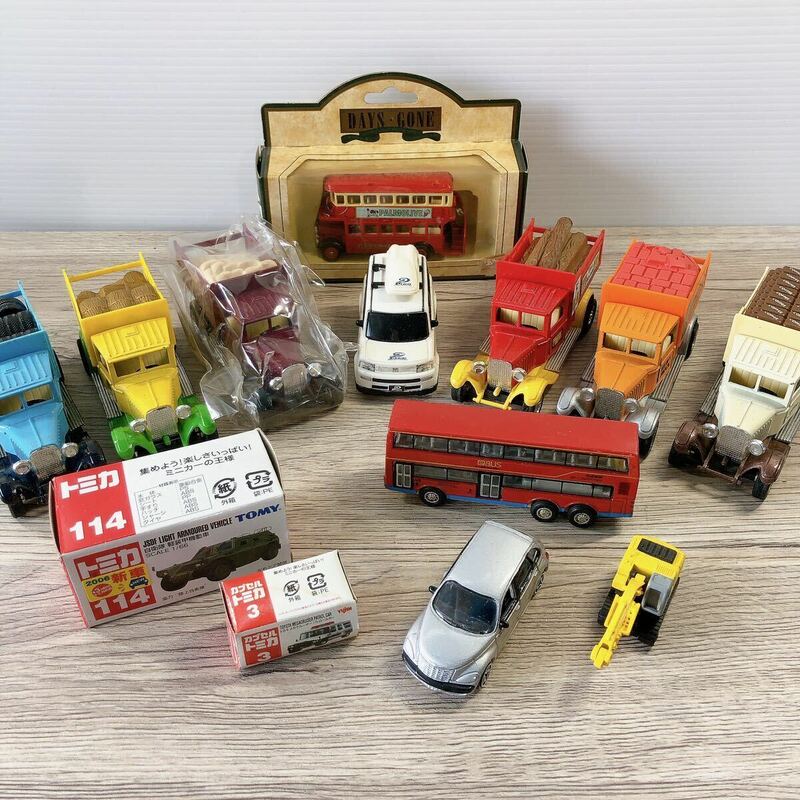 ミニカー おもちゃ まとめ売り トミカ カプセルトミカ トラック ダンプ トレーラー ロンドン バス 海外雑貨 海外おもちゃ 雑貨 CHRYSLER