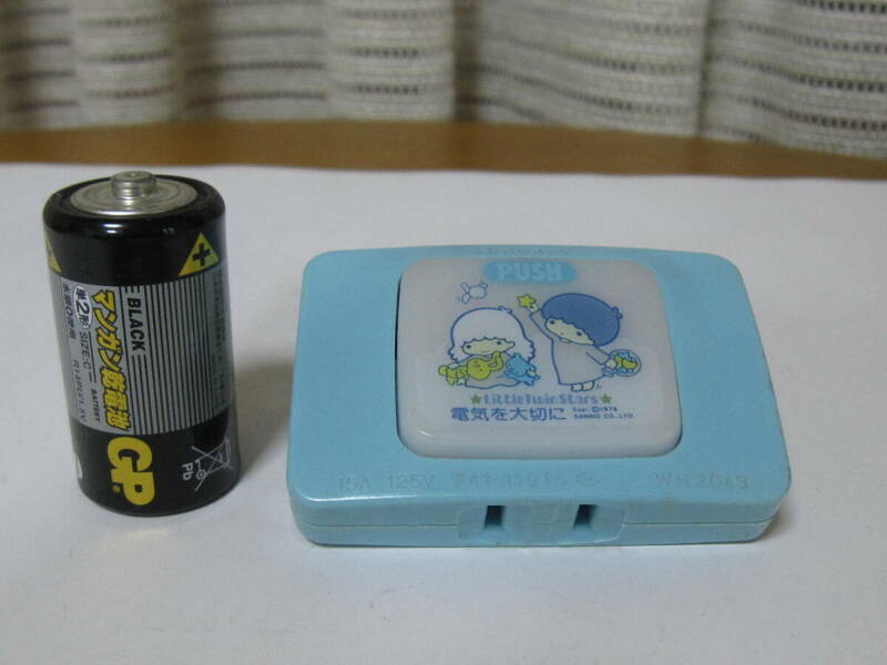 レトロ キキララ コンセント 3個口 1978年 リトルツインスターズ 日本製 電源タップ トリプル ライト点灯 サンリオ 当時物 可愛い Sanrio