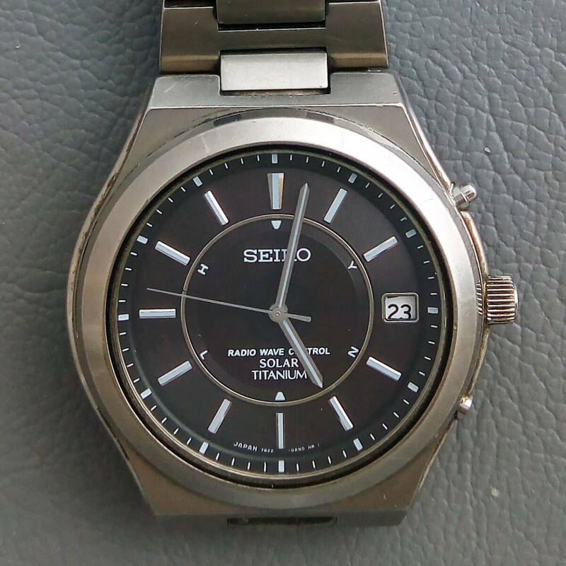 セイコー SEIKO　RADIO WAVE CONTROL SOLAR TITANUM 　チタン　メンズ 腕時計 デイト