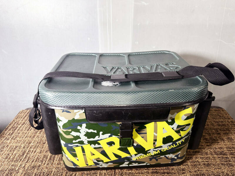 ◎★ 中古★VARIVAS バリバス タックルバッグ ロッドホルダー付き グリーンカモ【VARIVAS タックルバッグ】DG9L