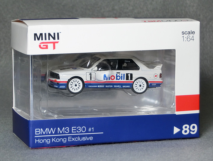 1/64スケール　BMW M3 [E30]（No.1）1992マカオ　ギアレース優勝　*MINI GT製　*品番MGT00089-L　　*03