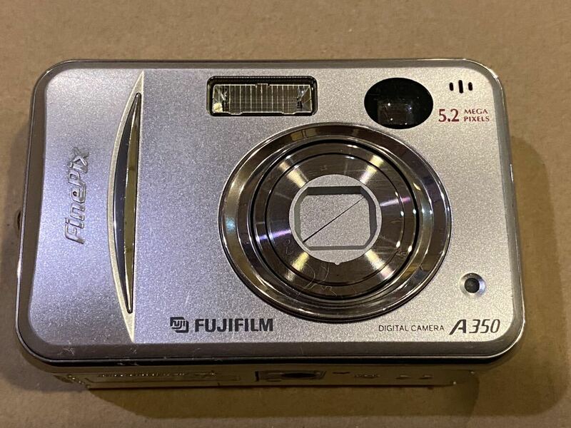☆FUJIFILM フジフィルム コンパクトデジタルカメラ FinePix A350 シルバー