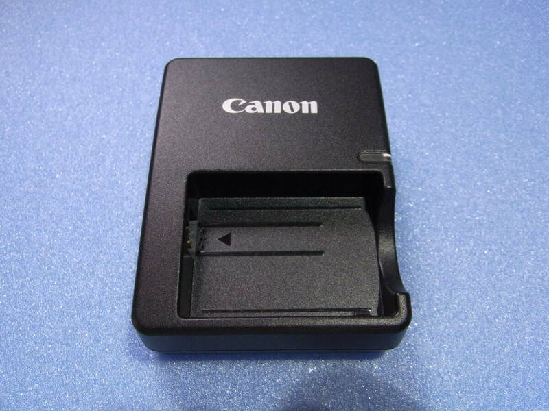 【美品】 Canon キャノン 【純正品】 バッテリー 充電器　 LC-E5 LP-E5 用 　動作品　【送料無料】 2.