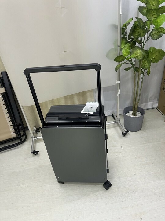 スーツケース　Mサイズ　グラファイト　キャリーバック　キャリーケース　SC302-24-GP　YY070
