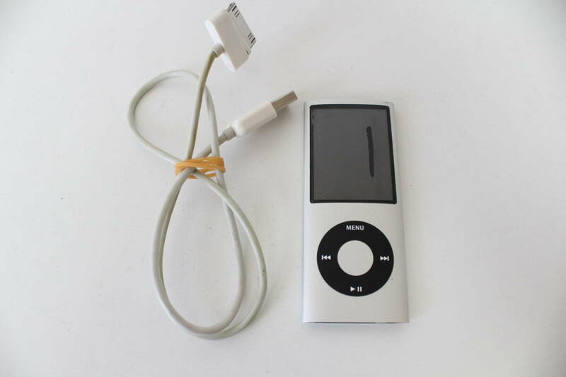 Apple iPod nano 第4世代 16GB MB903J/A シルバー 液晶気泡有(AM99)