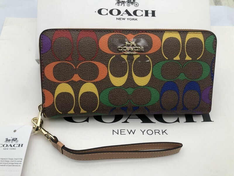 コーチ COACH 長財布 財布 シグネチャー アコーディオンラウンドジップウォレット新品 未使用 贈り物e138 C4537