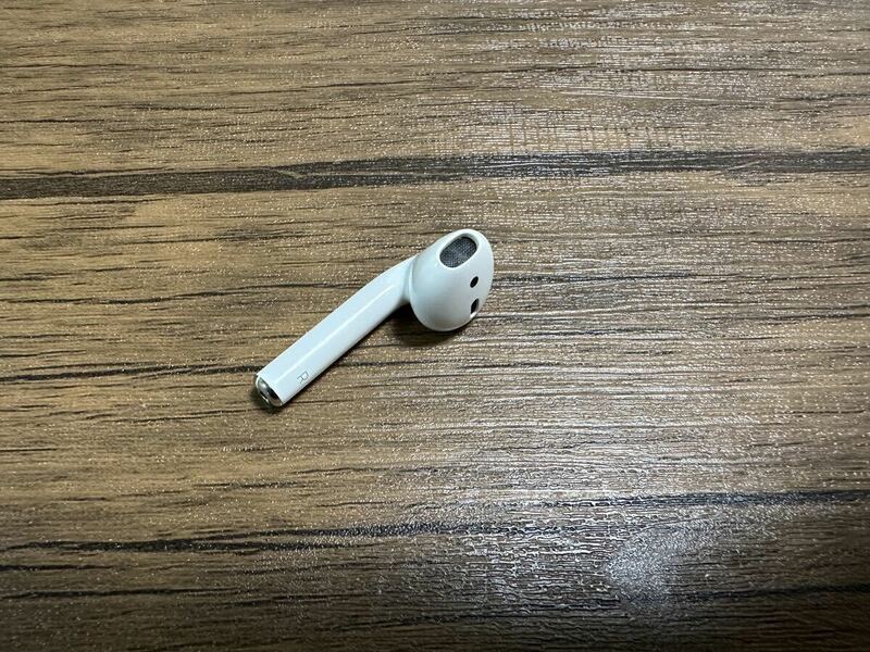A99 Apple純正 AirPods 第1世代 イヤホン MMEF2J/A 右耳のみ　A1523 美品　即決送料無料