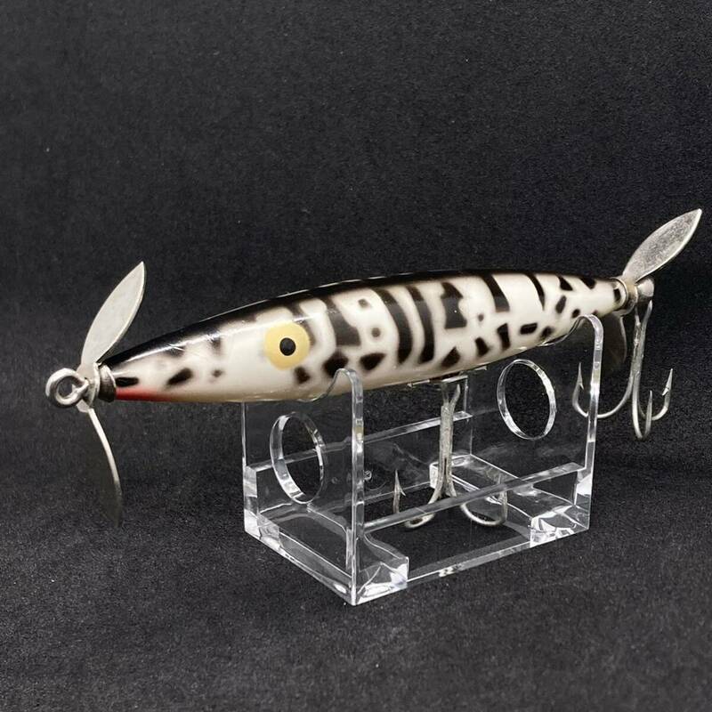 ヘドン　ダイイングフラッター HEDDON DYING FLUTTER ホワイトコーチドッグ　金　描目　ダブルスイッシャー　オールド