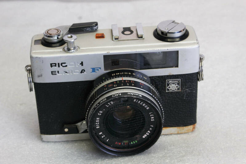 ジャンク。リコー　RICOH ELNICA F　40㎜F2.8　フィルムカメラ　管理W3