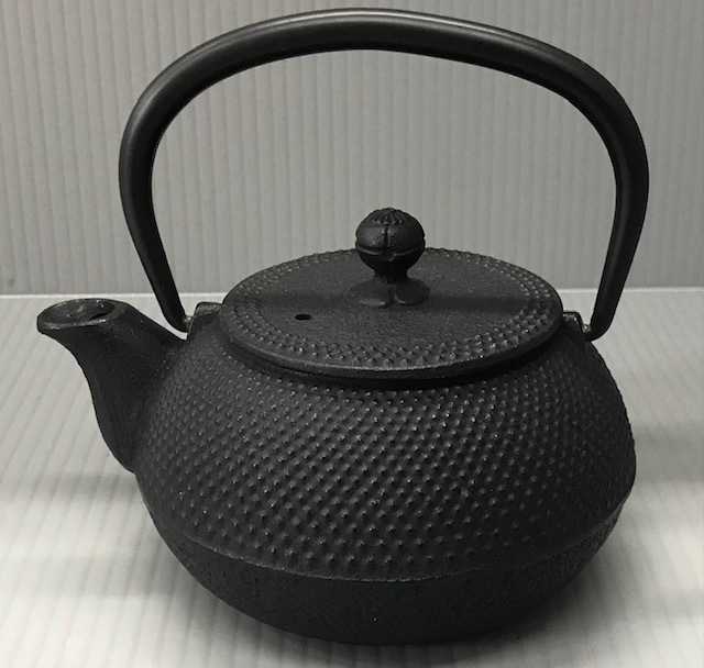 あ//J6846 【美品・保管品】　南部鉄器　 岩鋳　鉄瓶　茶道具　あられ　急須　