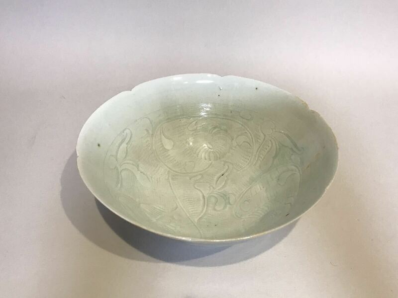 宋朝期　青白磁彫刻文茶碗　唐物　中国美術