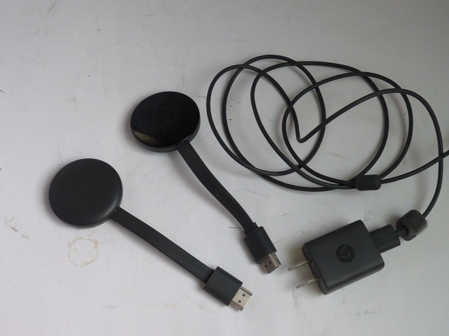 現状品◆Google グーグル Chromecast クロームキャスト ２こ◆NC2-6A5