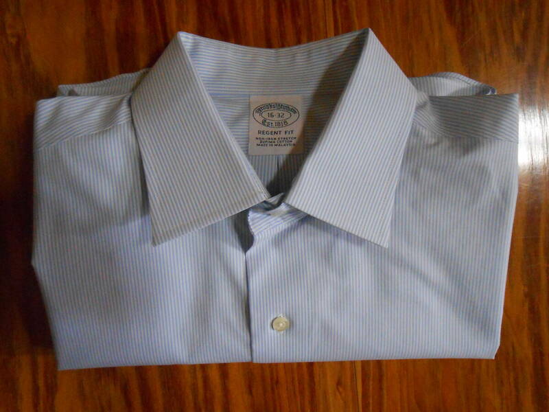 未使用（個人保管）　米国 Brooks Brothers　高級スピマコットン使用　美しいブルーXホワイトのストライプのドレスシャツ　US16