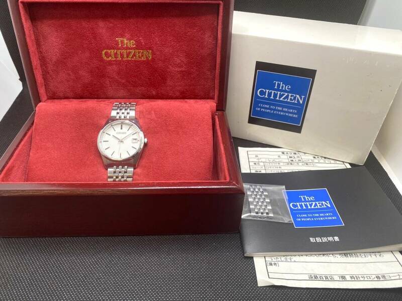 (SH3045)※CITIZEN シチズン ザシチズン The CITIZEN 白文字盤 初代 クォーツ時計 デイト 腕時計 メンズ 美品 コマ付 箱付 取扱説明書付 