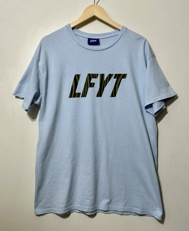 ★LFYT lafayette ラファイエット ブランドロゴ ゼブラ柄 半袖Tシャツ L 水色 