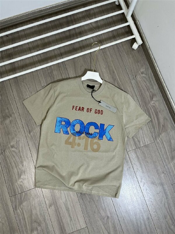 【FEAR OF GOD】X RRR-123 コラボ ロゴシャツ 半袖 Tシャツ 男女兼用 夏 ファッション トップス Lサイズ