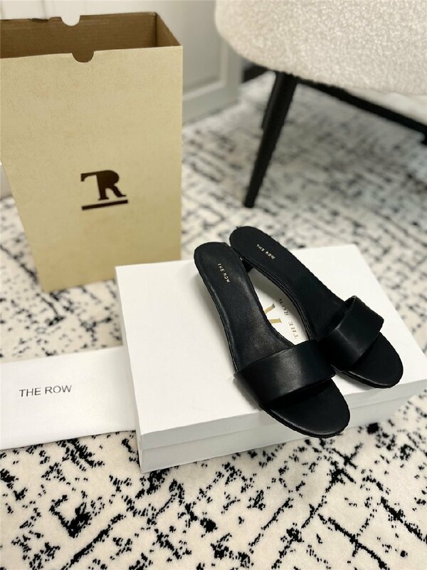 THE ROW フラットサンダル Chocolate Flat サンダル レディース ブラック EUR38