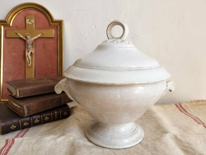 フランス　アンティーク　サルグミンヌ　スーピエール　白い陶器　1900年