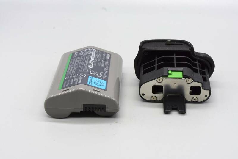 ニコン　NIKON EN-EL18a 充電池　劣化度０　純正BL-5 バッテリーグリップ用アタッチメント付き