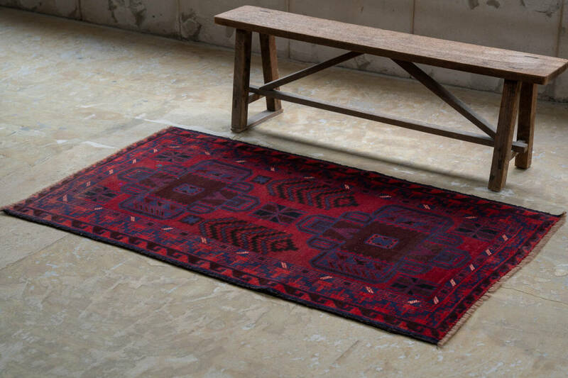 ￥26,000→￥16,000 スペシャル価格 154×90cm トライバルラグ 手織り 絨毯 カーペット ヴィンテージ ラグ ペルシャ絨毯 アウトレット