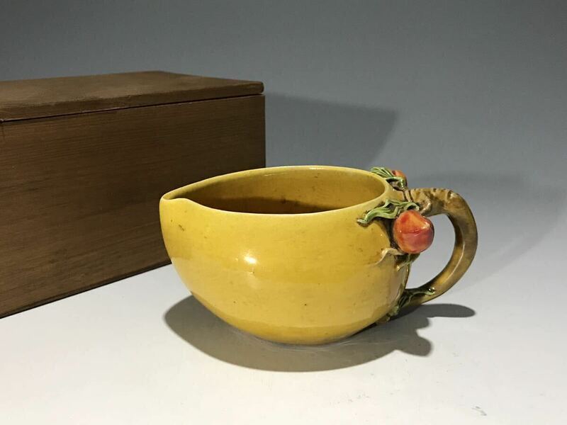中国美術 唐物コレクター 清時代 黄釉桃文杯 乾隆年製銘 箱付 時代物