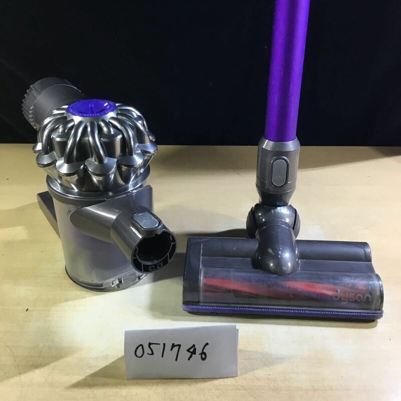 (051746G) dyson DC62 サイクロン式コードレスクリーナー 【ワケあり】 ジャンク品