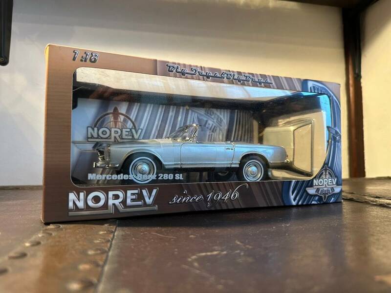 NOREV　ノレヴ 未開封　箱付 1/18　Mercedes-Benz 280 SL 1946 メタルダイキャスト ミニカー シルバー　ハードトップ付　売り切り!