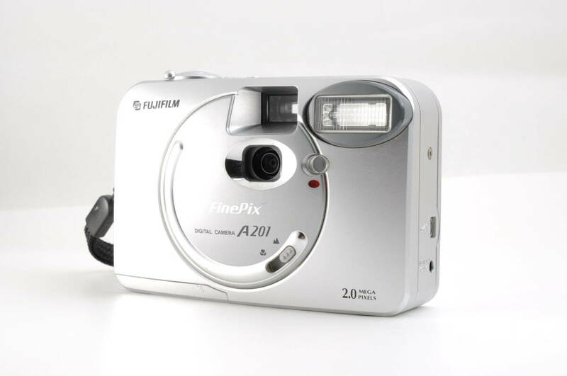 動作品 単三電池使用 富士フィルム FUJIFILM FinePix A201 ファインピックス コンパクトデジタルカメラ 管MM037