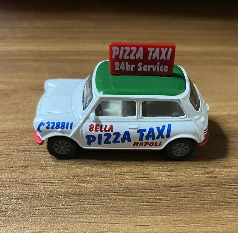 siku ミニクーパー　ピザ　タクシー