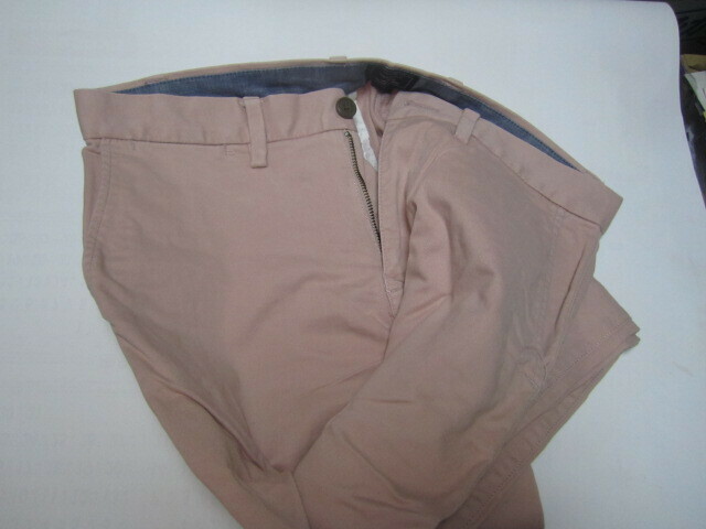 パンツ　スラックス　ピンク　　ＧＡＰ　ＫＨＡＫＩＳ　